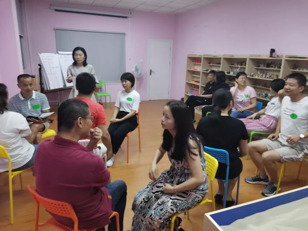 《智慧父母學堂》 賦能家長，成就孩子——家庭教育父母沙龍課堂的實踐與價值